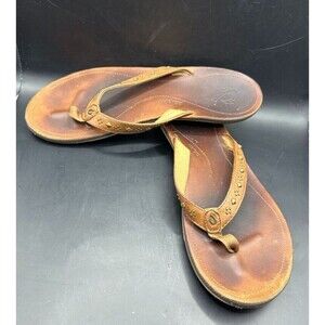 Olukai Sandals Women 10 Leather Gold Tone Grommets Summer Casual
